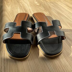 Women’s Black Sandals - size 8 NEVER BEEN WORN